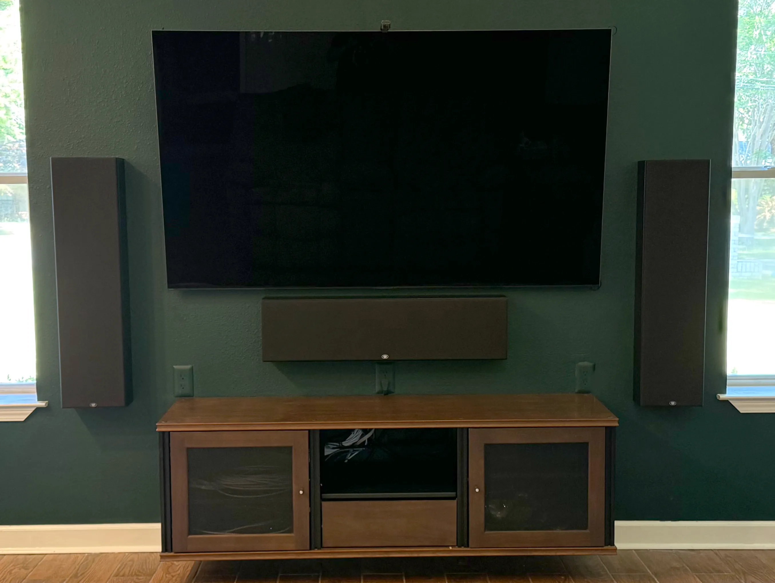 Home theater + on-wall audio, Audio / Video